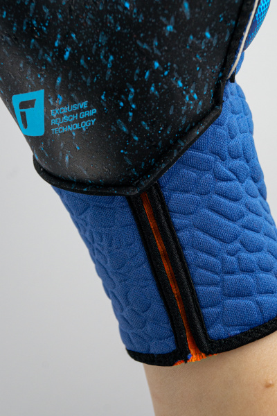 Reusch Attrakt Fusion Strapless AdaptiveFlex 53709