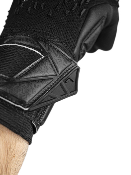 Reusch Attrakt Freegel Infinity Finger Support 547