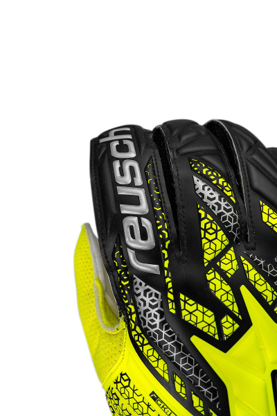 Reusch Attrakt Solid 5570515 2014 2014 2.jpg