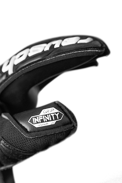 Reusch Attrakt Infinity Resistor 5570745 7700 blac
