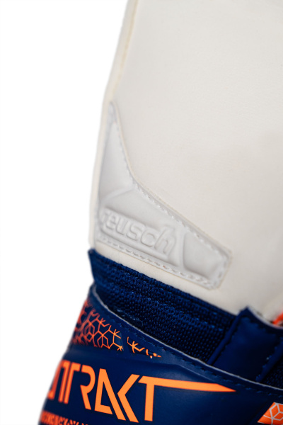 Reusch Attrakt Silver Junior 5572214 2500 2500 4.j