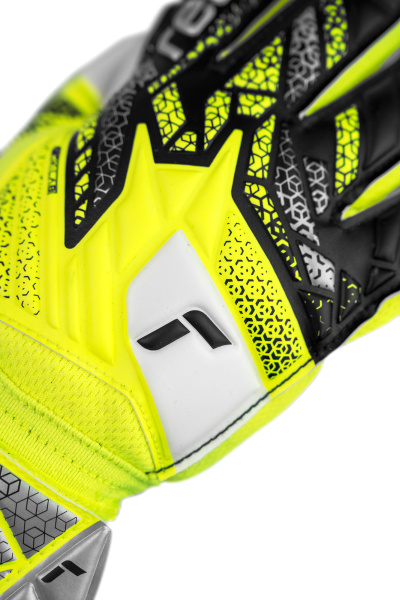 Reusch Attrakt Grip Junior 5572815 2014 2014 2.jpg