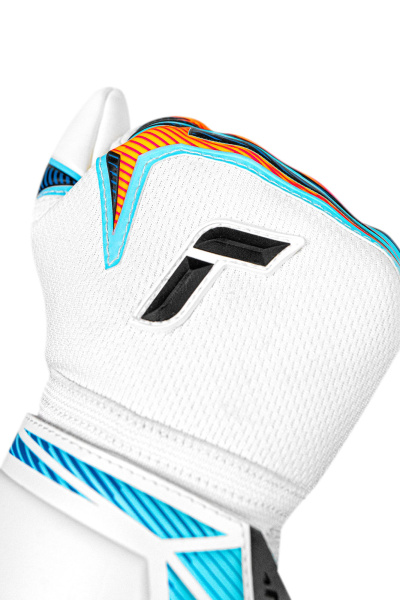 Reusch Attrakt Advance 5670215 1080 white 3.jpg