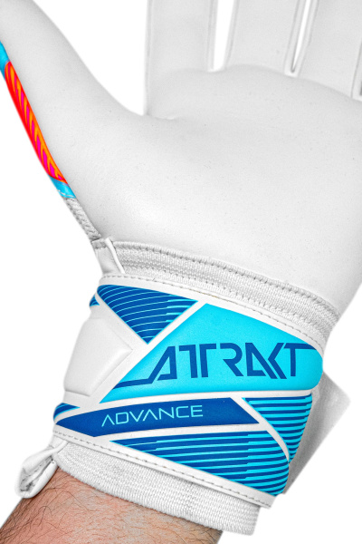 Reusch Attrakt Advance 5670215 1080 white 5.jpg