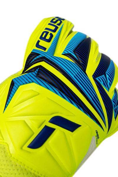 Reusch Attrakt Solid 5670515 2005 yellow 3.jpg