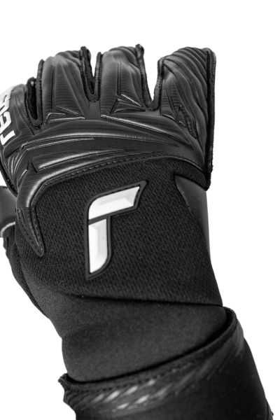 Reusch Attrakt Infinity Resistor 5670745 7700 blac