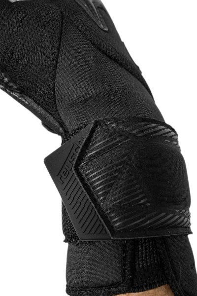 Reusch Attrakt Infinity Resistor 5670745 7700 blac