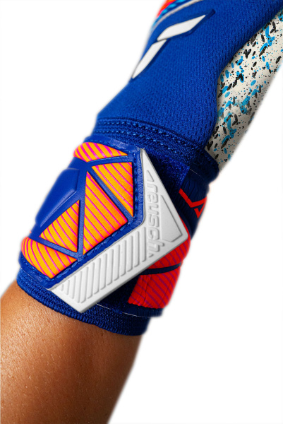 Reusch Attrakt Fusion NC 5670905 4126 blue 4.jpg