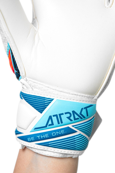 Reusch Attrakt Solid Junior 5672515 1080 white 5.j