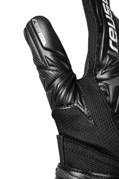 Reusch Attrakt Resist Junior 5672615 7700 black 5.