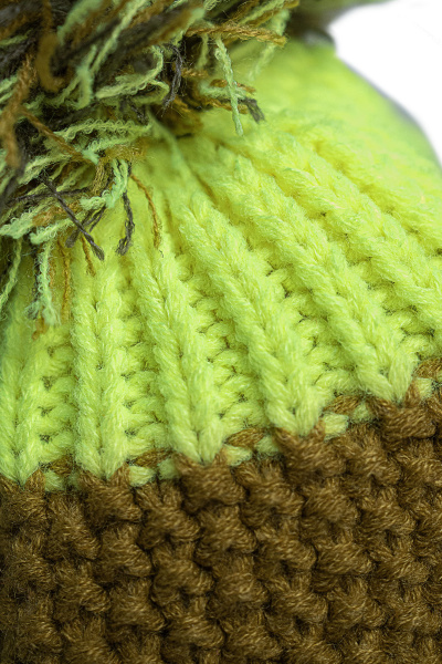 Reusch Enzo Beanie 6180010 7334 black green 5.jpg