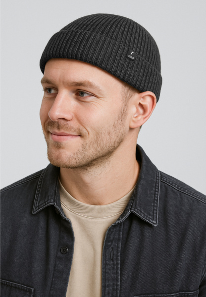 Reusch Fisherman Beanie 6589088 7700 black 7.jpg