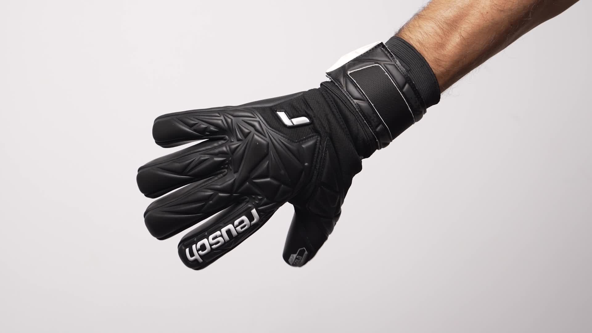 Reusch Attrakt Gold NC Finger Support – Black